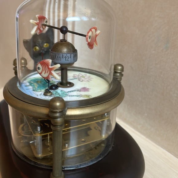 Cat Catching Fish in Glass Case Clock - Picture 3 of 9
